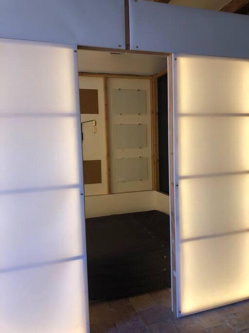 Heart Of Marseille, Loft Atypical & Spacious , Perfect For Couple And Couple With 1 Small Kid, Perfect For 2 Friends Bagian luar foto